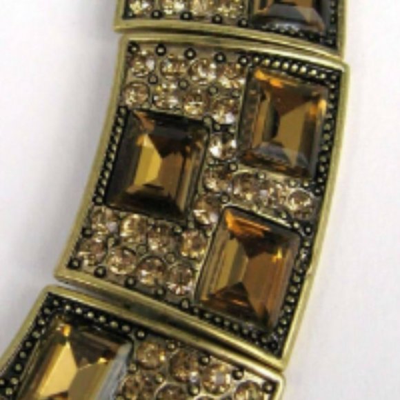 OSCAR DE LA RENTA Buckle Necklace - Picture 5 of 8